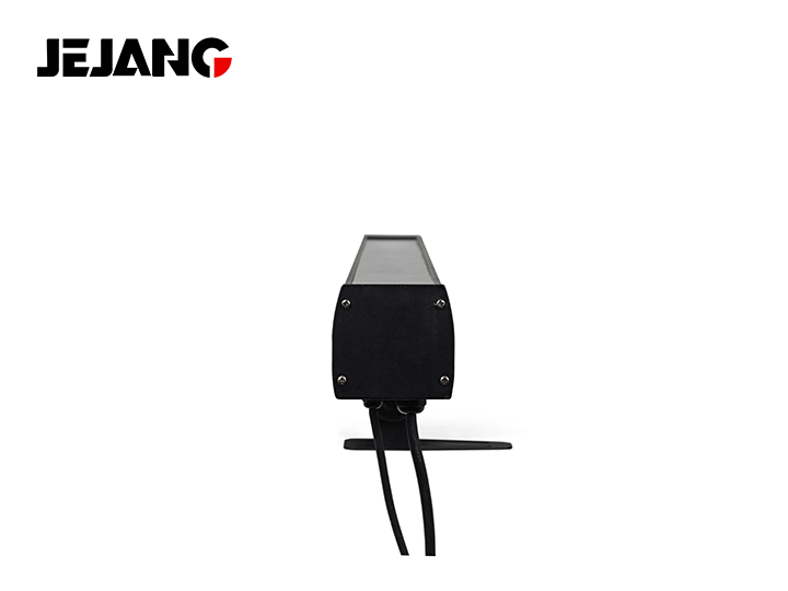 LED 18颗12W四合一全彩冼墙灯
