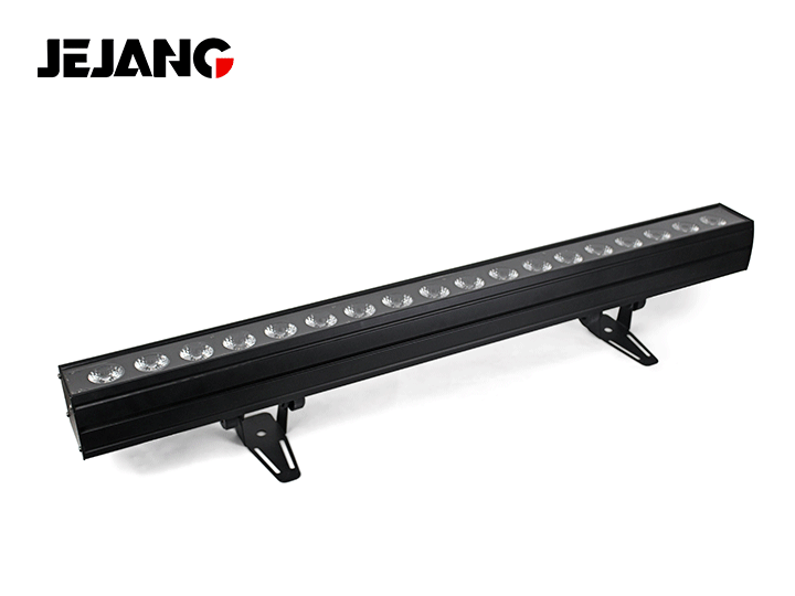 LED 18颗12W四合一全彩冼墙灯